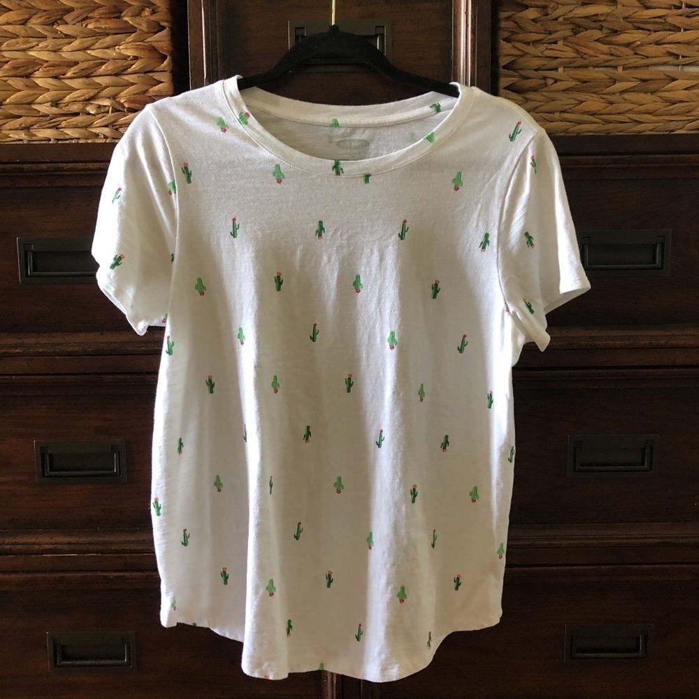 Old Navy white short sleeve tee with cactus in size M
